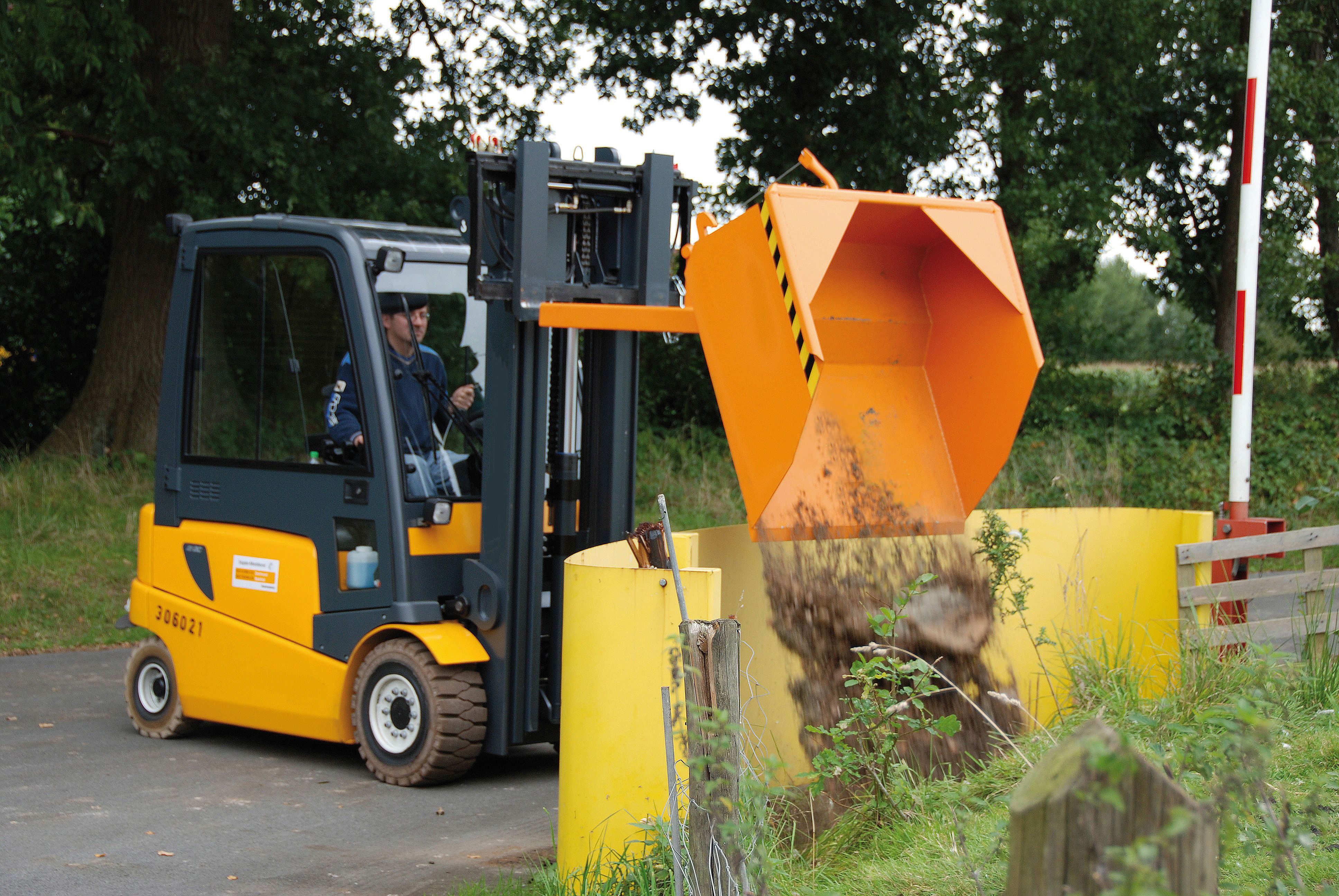 Schaufel Typ BSE lackiert in RAL2000 Bauer Südlohn Schaufel Typ BSE/BSM