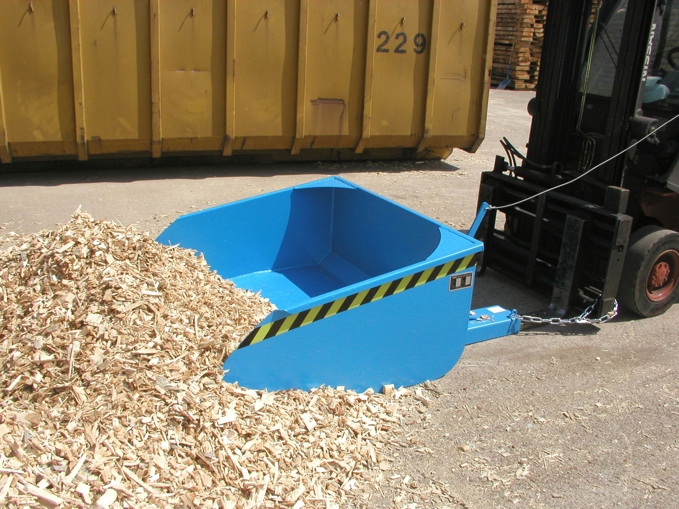 Schaufel Typ BSI lackiert in RAL5012 BAUER Südlohn Schaufel Typ BSI