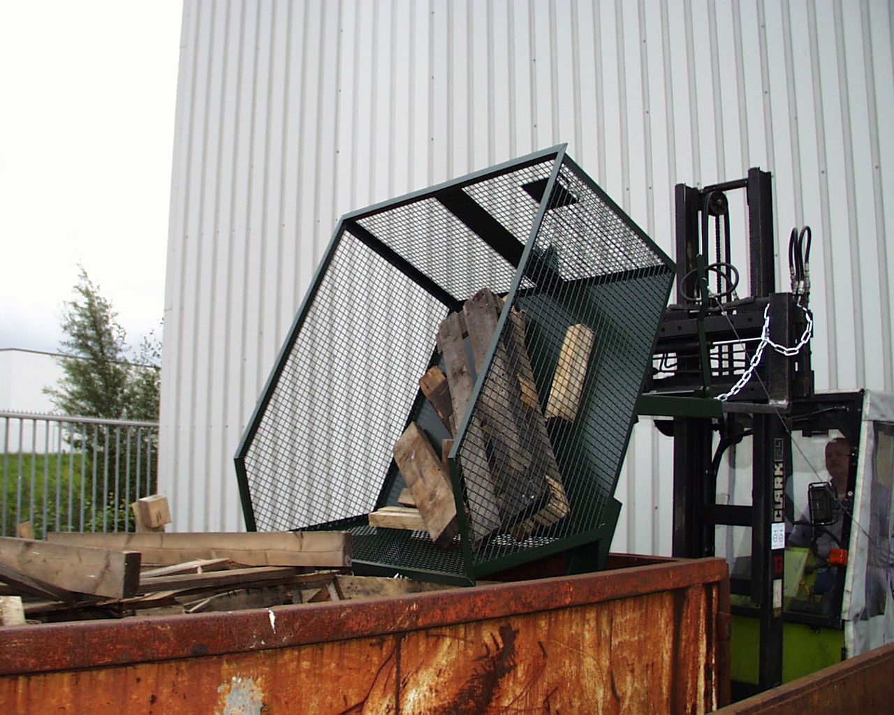 Gitterbehälter Typ GU-G 1000 lackiert in RAL7005 Gitterbehälter Typ GU-G/BSK-G/SB-G